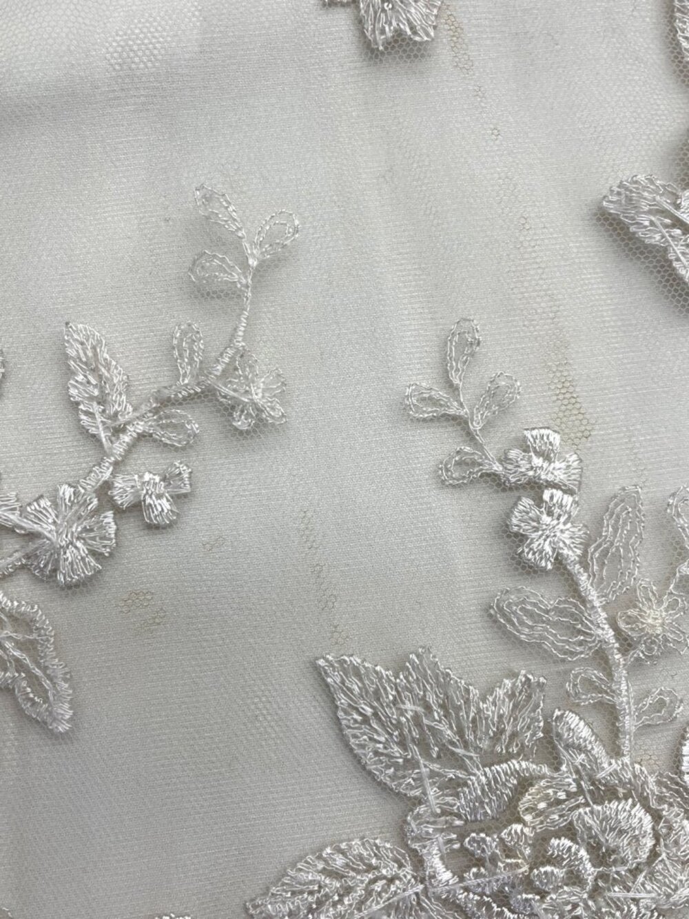 Tony Ward Couture Embroidered Wedding Gown Size 10 - Picture 11 of 11